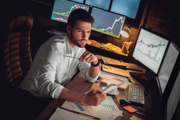 This Is How Millionaire Traders Think & Act